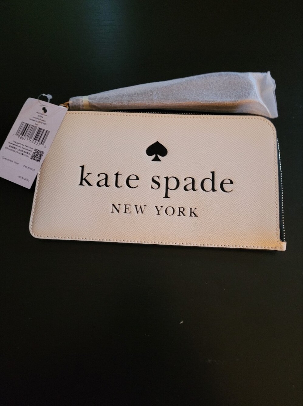 Kate Spade NWT Cream and Black Logo Zip Wristlet